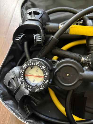 Cressi XS Compact AC2 DIN diving regulator set + Tecnomar Compact 3 Console + Case