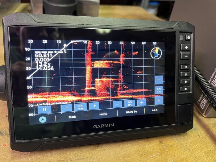 Fish finder Garmin ECHOMAP UHD2 75sv