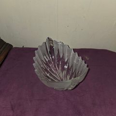 Mikasa Walther Crystal frosted Leaf bowl