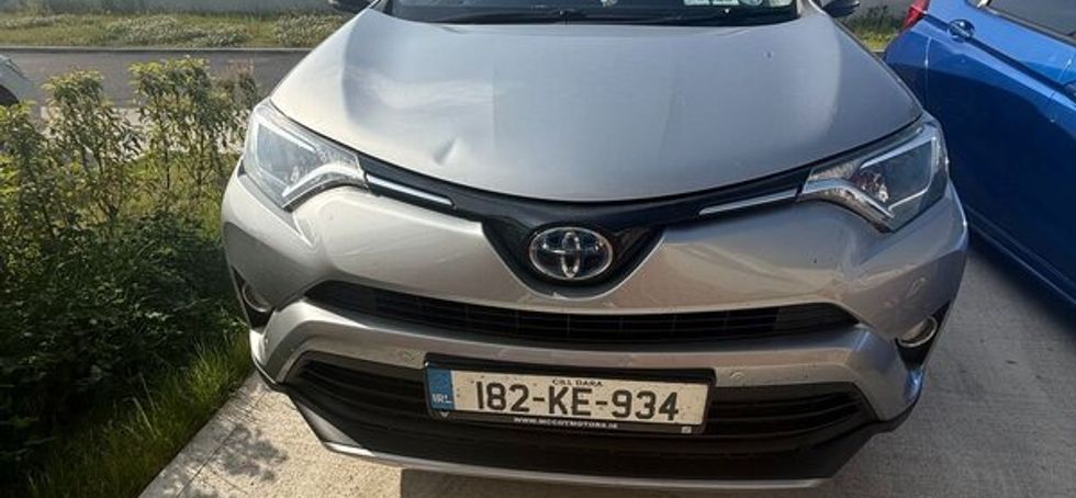 2018 Toyota RAV4 Hybrid Luna Sport FWD