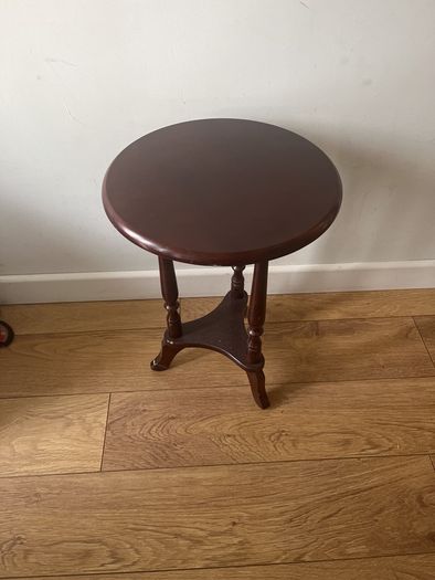 Circular coffee table