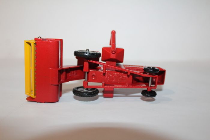 Matchbox Lesney Massey Ferguson 780 Combine Harvester