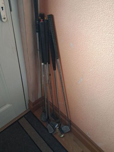 Selection of pitch & putt clubs