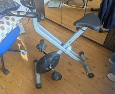 Exercise bike (V-fit)