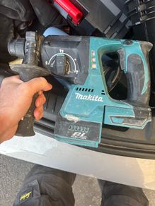 makita compact sds with 5A battery