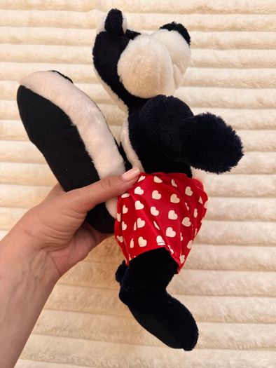 Vintage Looney Tunes Pepe Le Pew Skunk Plush Red Heart Boxers 1997 approx. 35 cm. Please see photos