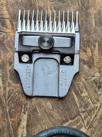 Aesculap GT104 Favorita II clipper + Aesculap GT770 blade