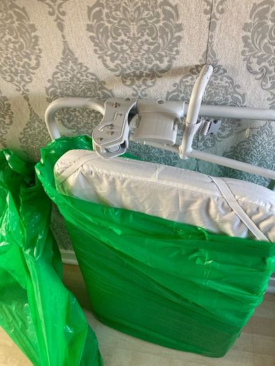 Baby cot and bouncer
