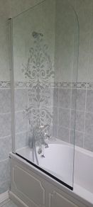 Bath shower screen 78cm W x 234cm H