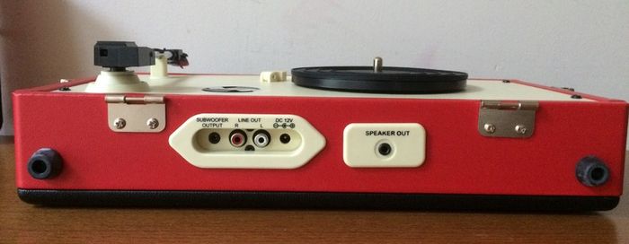 Record Player-Steepletone SRP025 with Detachable Speaker