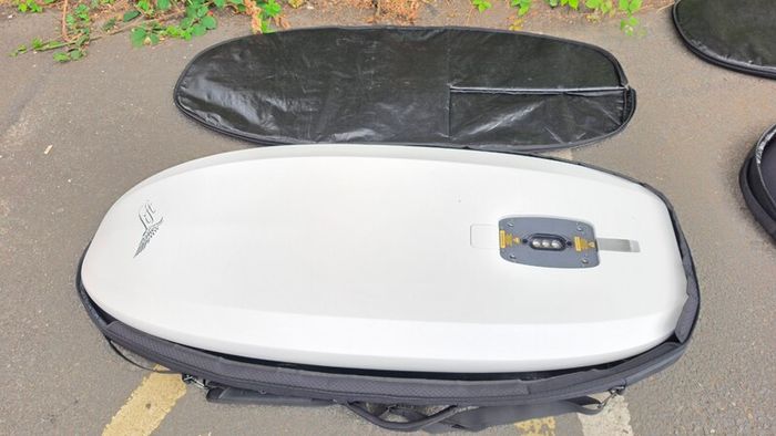 Lift Foils LIFT5 Sport 4'9" eFoil Board Set Off-White - Gen5 Full Range Battery - Like New