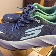 sketchers runners uk6