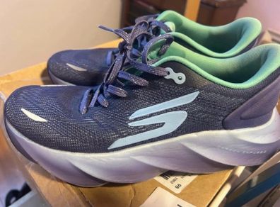 sketchers runners uk6