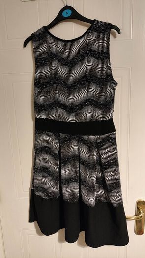 Chic Black & White Sleeveless Dress UK 14