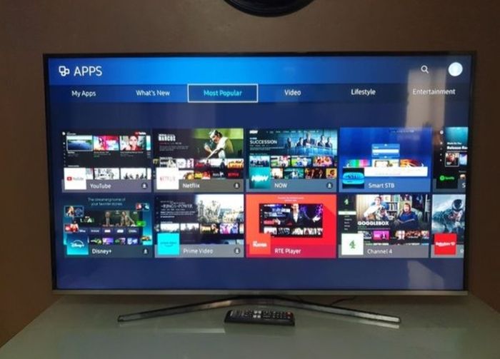 55" Samsung 4k Ultra HD HDR Freeview Freesat HD Smart LED TV