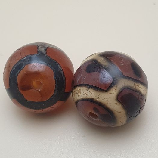 Lot of 2 Vintage Etched Carnelian Agate Beads