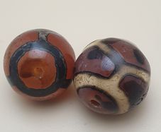 Lot of 2 Vintage Etched Carnelian Agate Beads