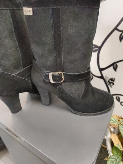 sheepskin boots