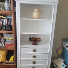 white shelf Unit