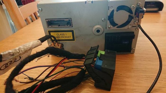Audi a4 b6 b7 double din climate control unit. a4 b7 estate saloon bumpers 2.0tdi injectors engine parts breaking glove box sat nav radio cd player armrest