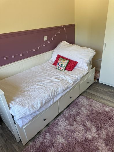 Hemnes Ikea Day Bed with 2 mattresses