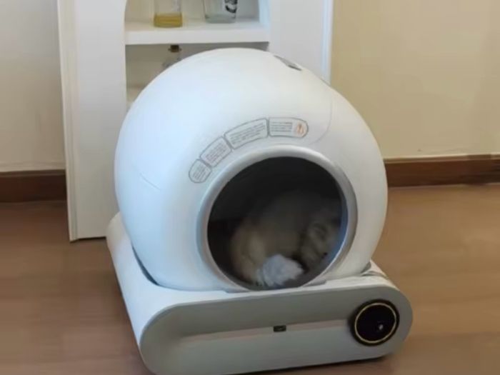 Automatic Self Cleaning Cat Litter Box App Remote Control 65L Large Capacity Cat Litter Sealed Waste Bin Odour Control