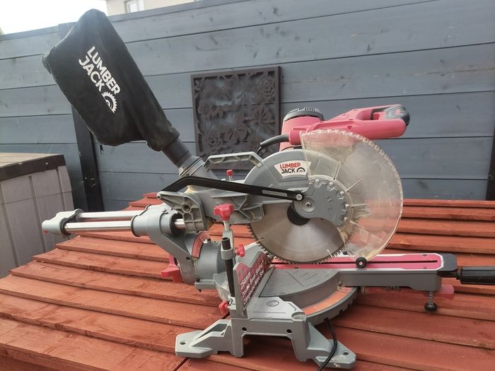 Top Of The Range..LUMBER JACK Sliding double bevel mitre saw