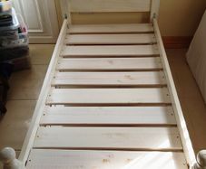 Willis & Gambier single bed