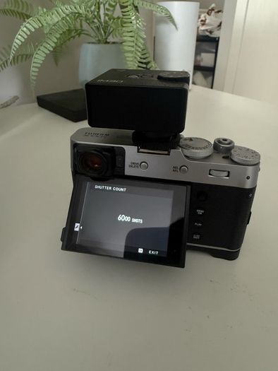 Fujifilm X100V