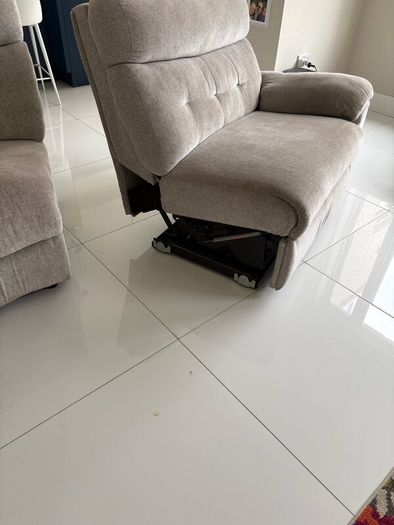 Very comfortable 3 piece curved recliner couch