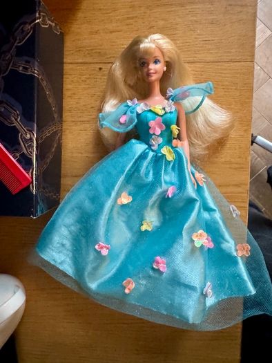1995 Mattel Songbird Barbie Doll Incomplete