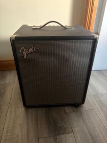 Fender Rumble 100 Electric Bass Guitar Amplifier 100 Watt 1 x 12 Combo Amp