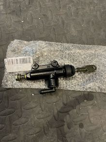 Rear brake master cylinder