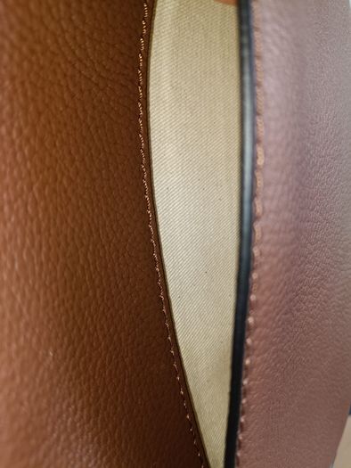 Uterque ladies crossbody genuine leather handbag in excellent condition and never used see last three photos for exact measurements FREE STANDARD POSTAGE INCLUDED
