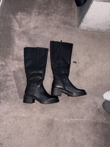 Black size 4 boots