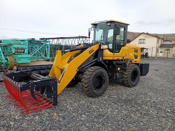 Farm loaders