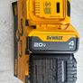 dewalt 18v / 20 volt battery set 4Ah and 2Ah Image 2