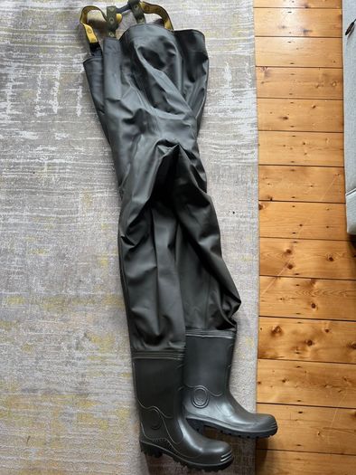 Fishing overalls /waders Size 10.5 or 45