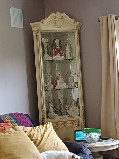 Italian Leonardo Furniture