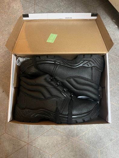 Steel Toe Work Boots - size 8
