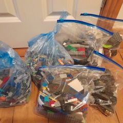 4 kg of lego