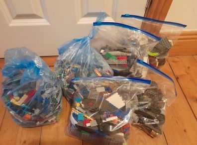 4 kg of lego