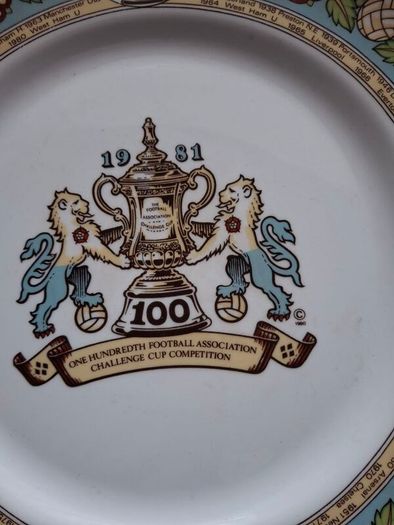 Soccer Fans A Rare !  Vintage Elizbethan Fine BONE China Plate 10.5 ins  100th  Football Final Manchester City  v Tottenham  Hotspur  9th May 1981 Commemorative Lpate Programmes lunches Banquet Details  TEAM winners over the years