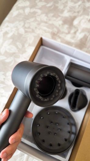 Hair dryer Magnetic heads