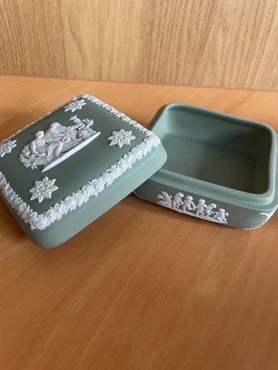 Vintage Wedgwood Jasperware Lidded Box