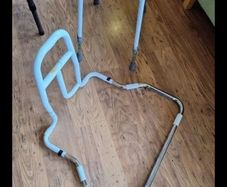 portable bed rail aid