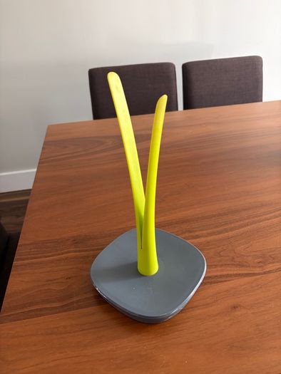 Paper towel holder
