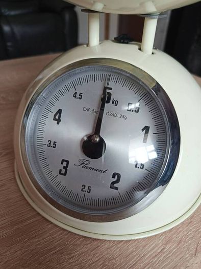 Vintage Style Flamant Mechanical Kitchen Scale