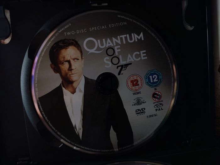 Quantum of Solace ! Two Disk Special Edition ! with Slipcase ! 2008 ! DVD ! James Bond !