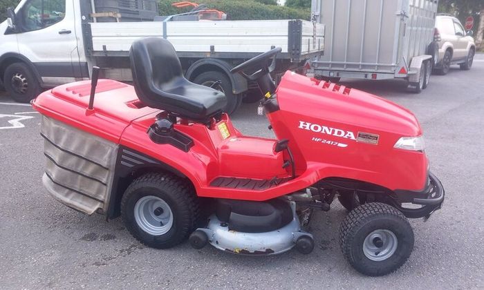 Honda HF 2417 Ride on Tractor Mower
